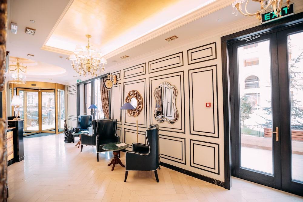 Golden Palace Hotel