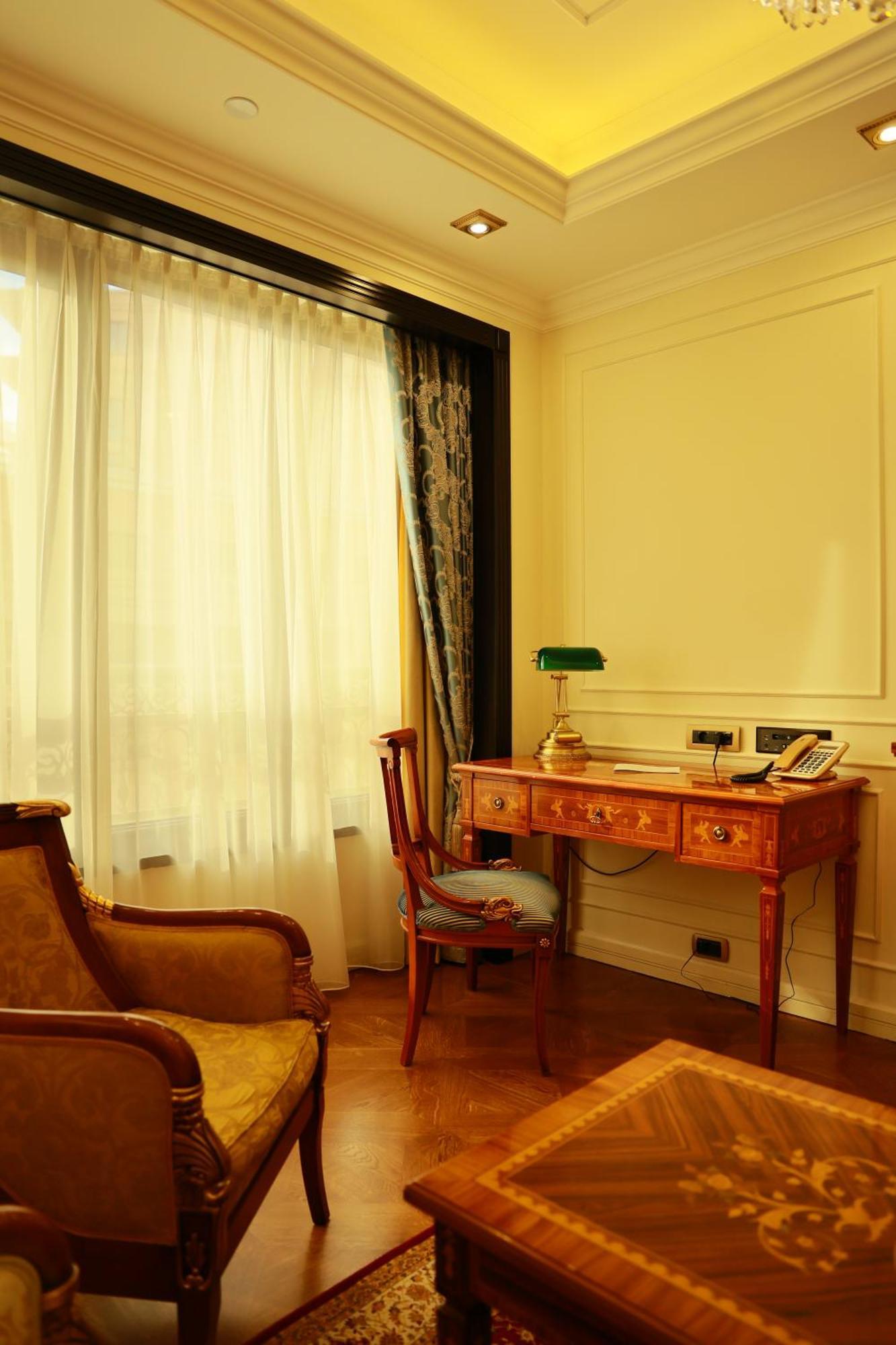Golden Palace 5* Erivan