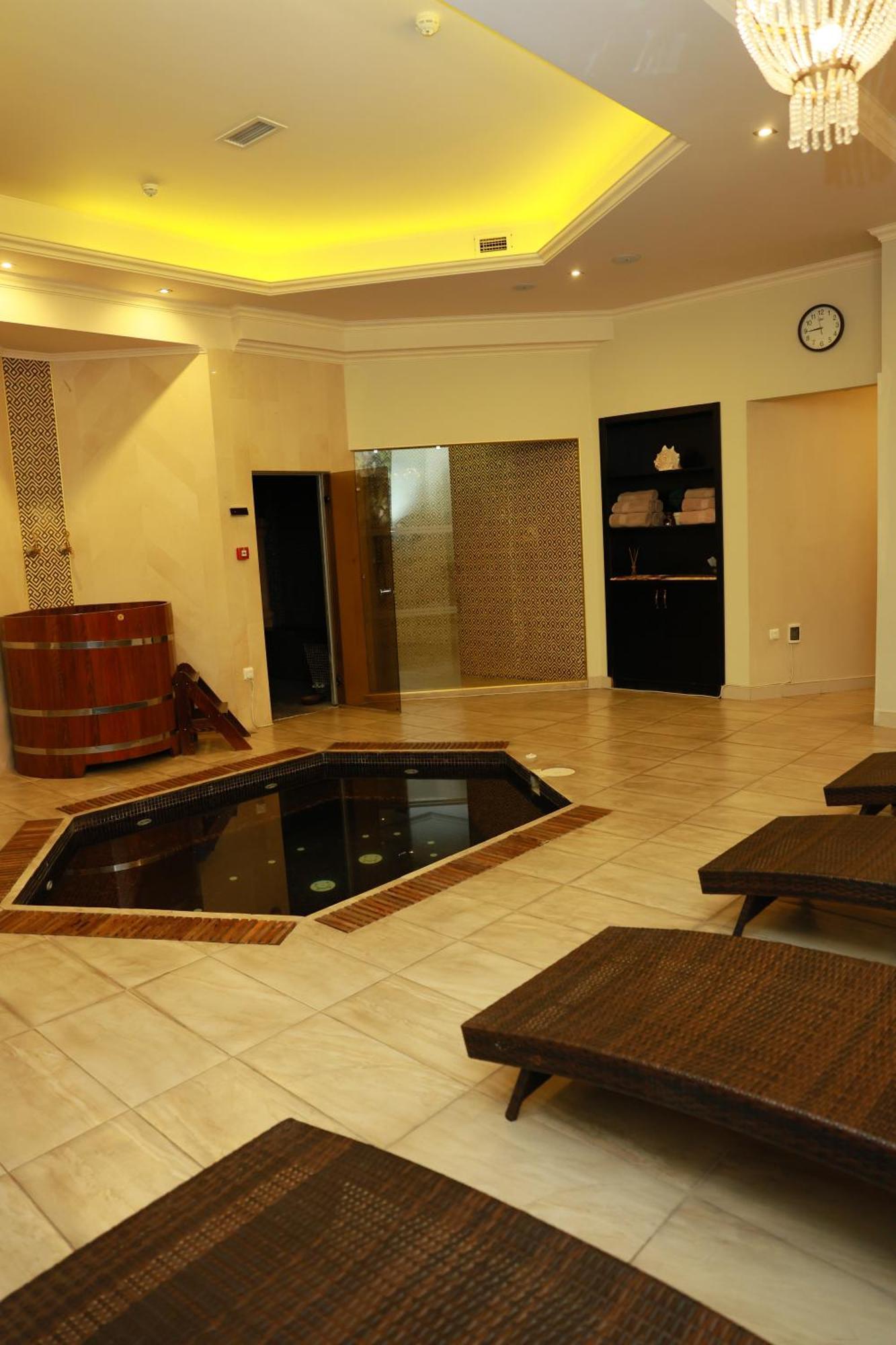 Golden Palace Hotel