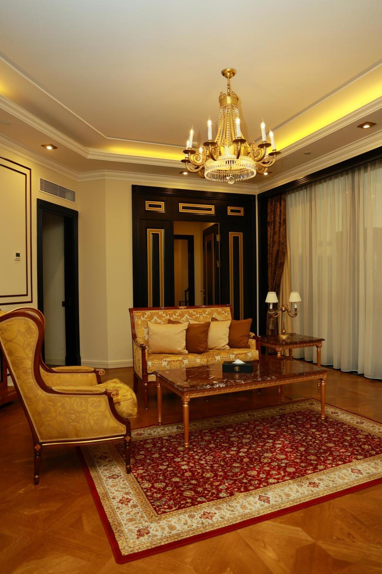 Golden Palace Hotel