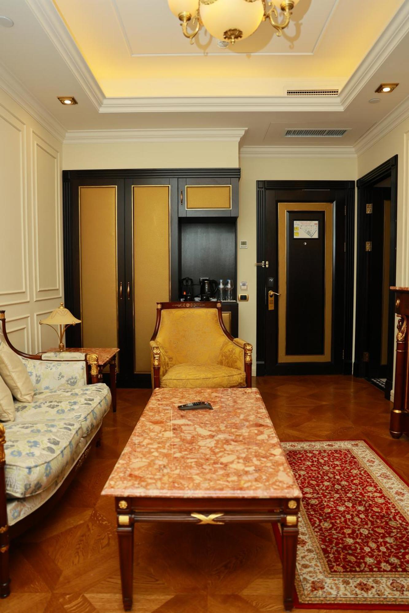Golden Palace Hotel 5*