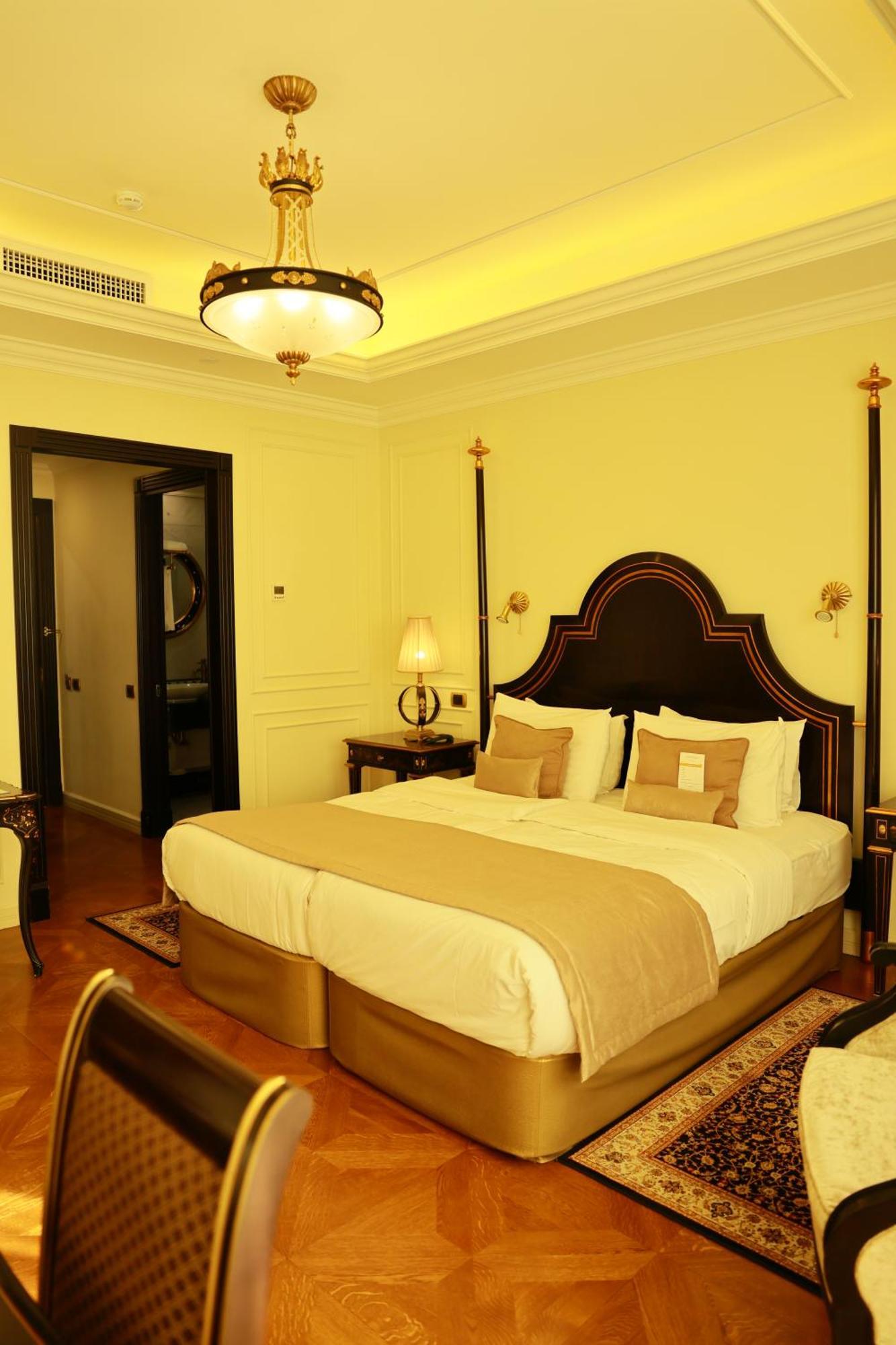Golden Palace Hotel